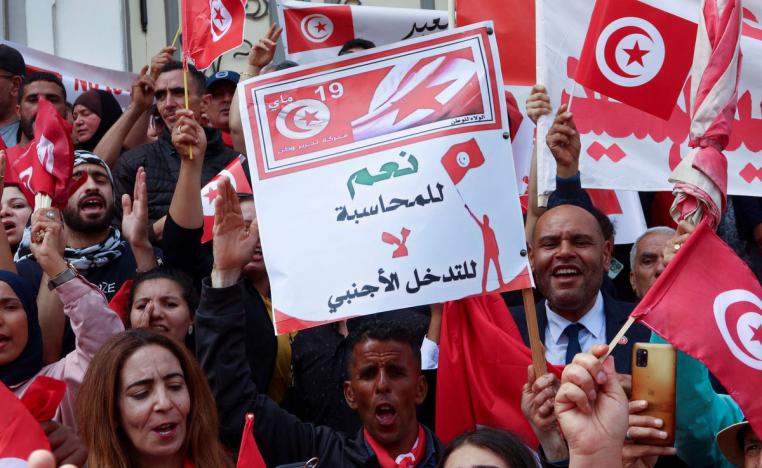 تفويض شعبي للرئيس التونسي في محاربة الفساد