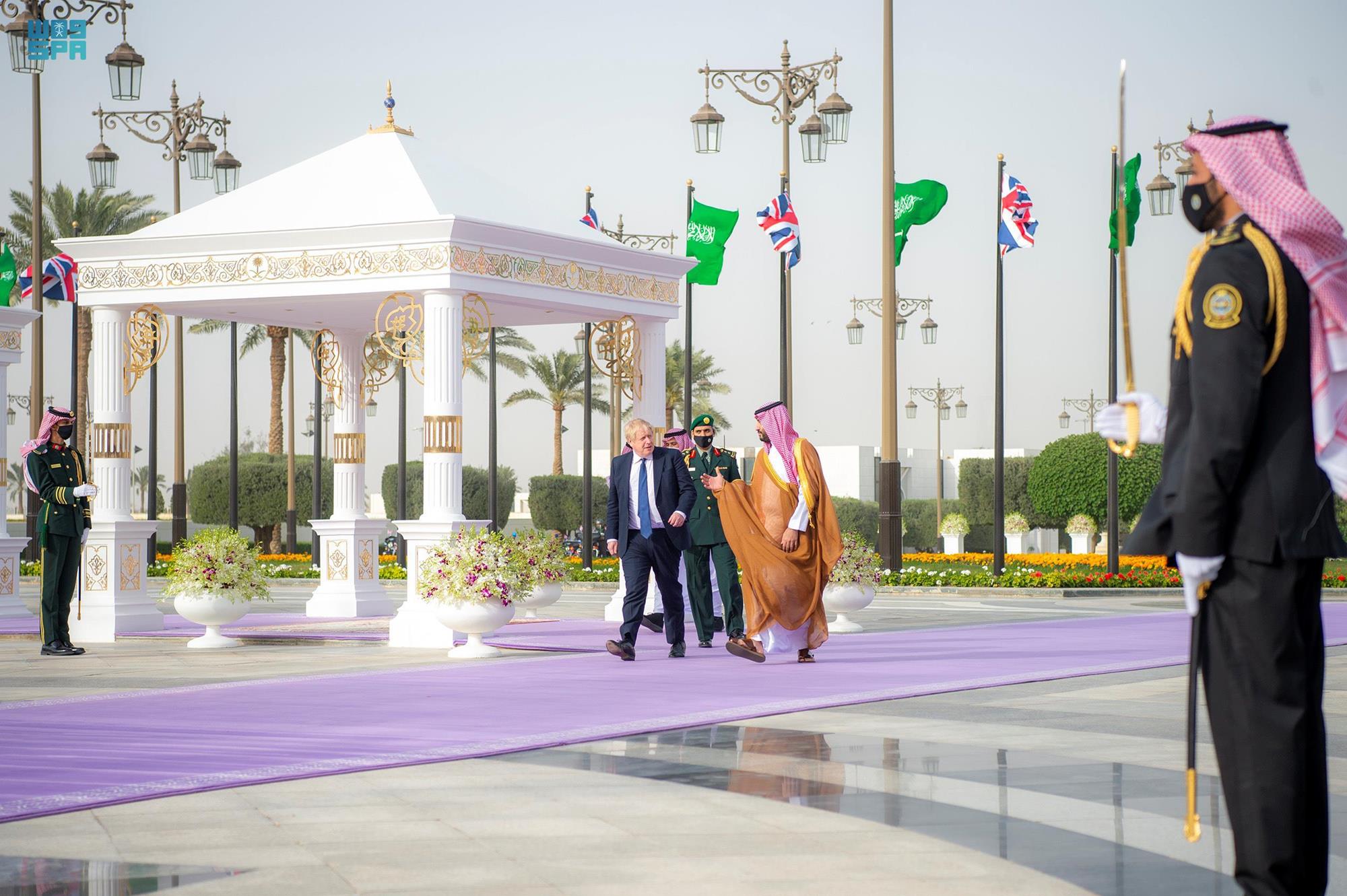 رئيس الوزراء البريطاني وولي العهد السعودي بحثا تداعيات الحرب في أوكرانيا على سوق الطاقة العالمي