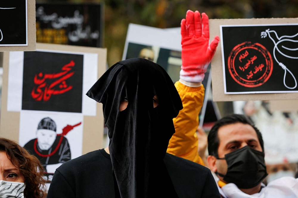 إيران تواجه انتقادات دولية عنيفة بسبب أحكام الاعدام وقمع الاحتجاجات