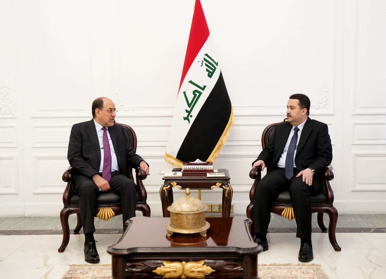 رئيس الوزراء العراقي محمد شياع السوداني يستقبل رئيس الوزراء الأسبق نوري المالكي