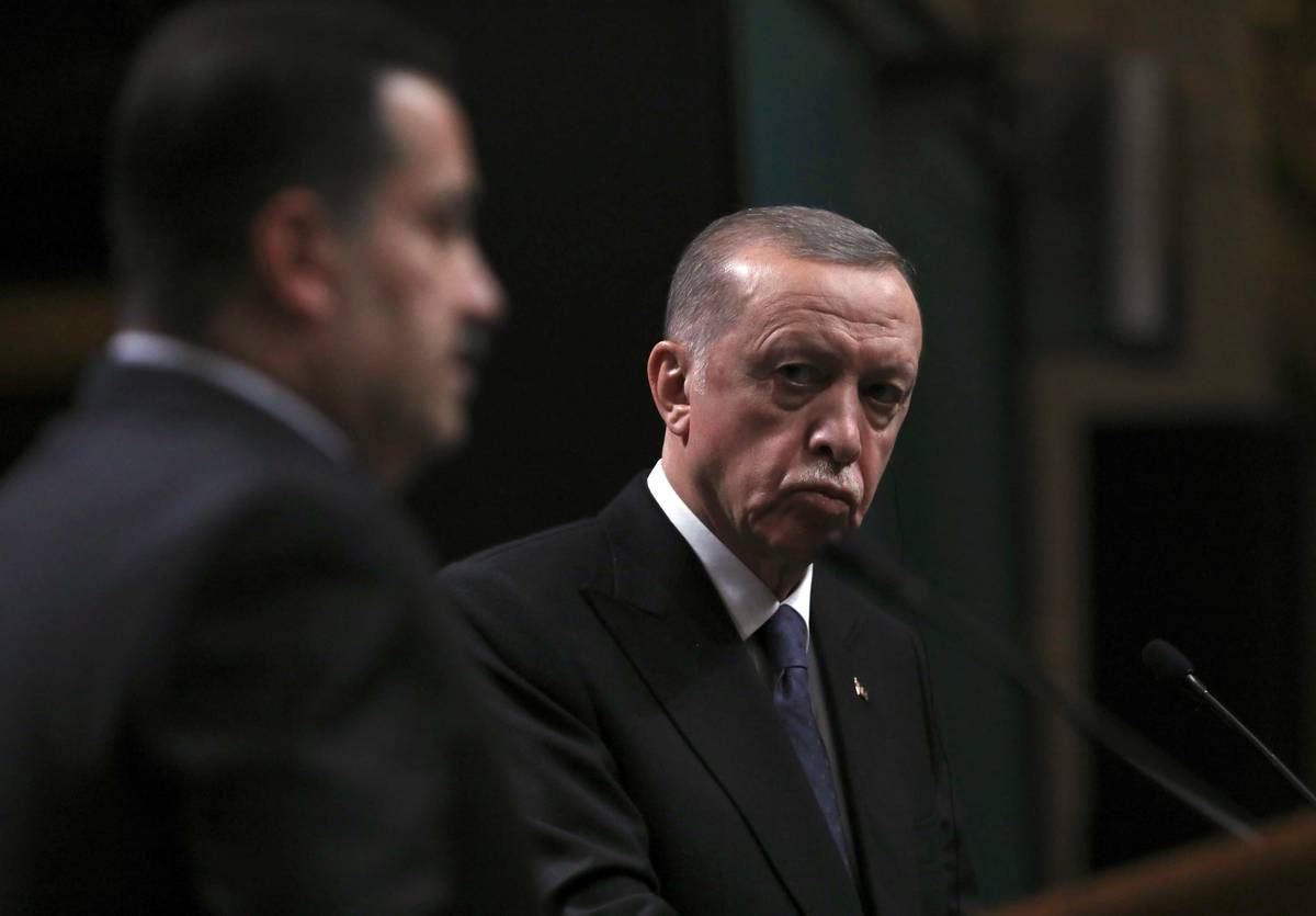 الرئيس التركي رجب طيب أردوغان ورئيس الوزراء العراقي محمد شياع السوداني في مؤتمر صحفي في أنقرة