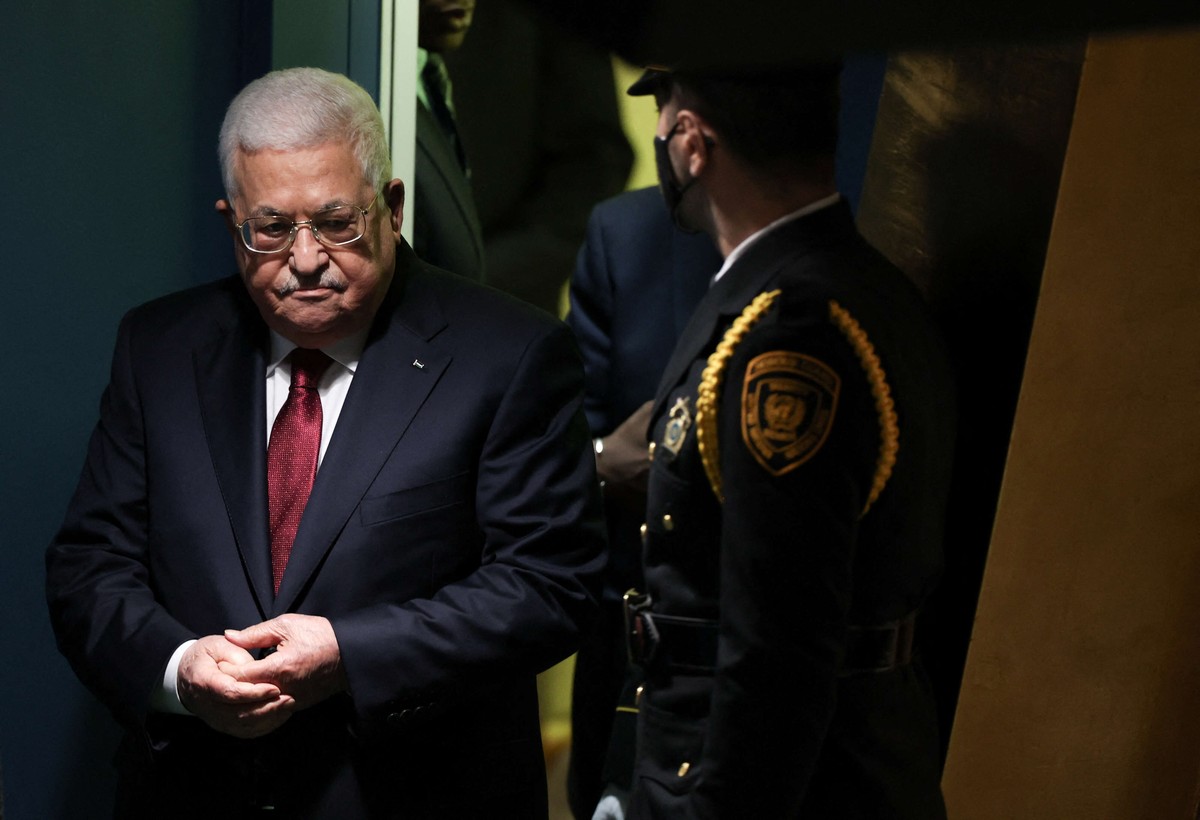مسألة خلافة عباس تتردد بقوة علنا وسرا