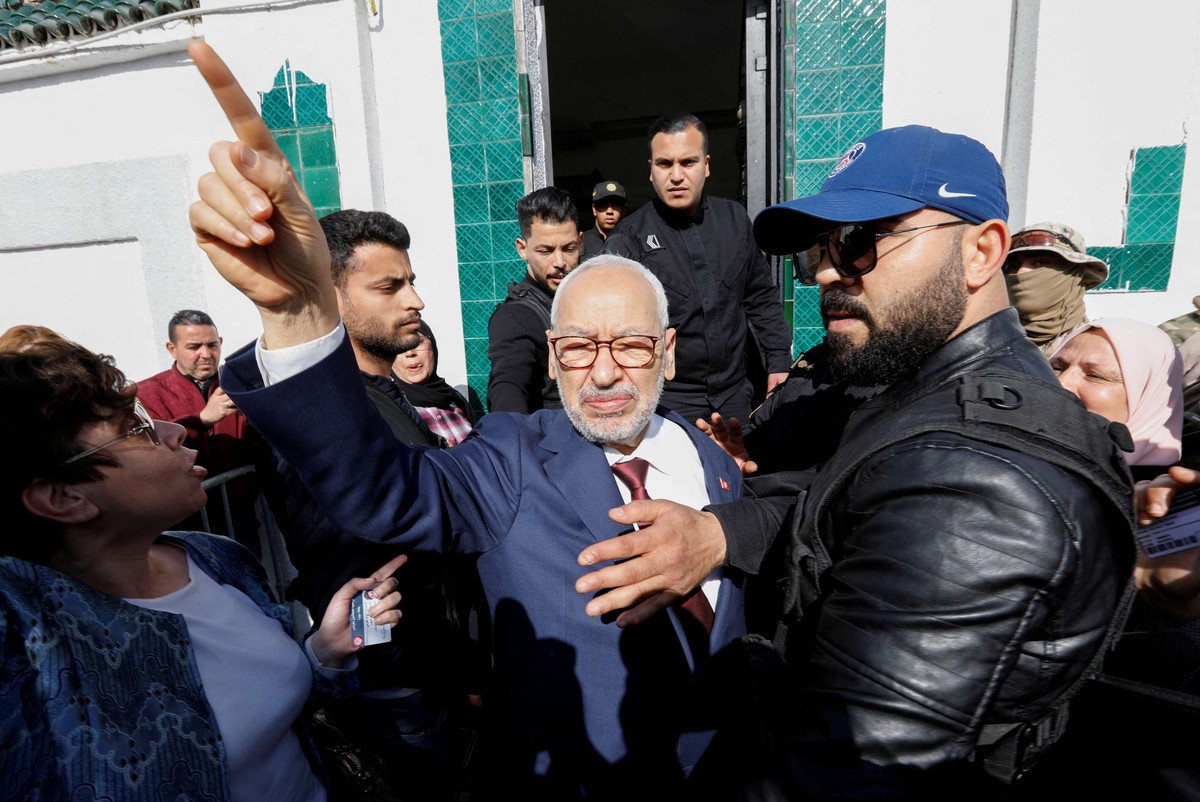 القضاء التونسي ينظر في أكثر من قضية بحق الغنوشي