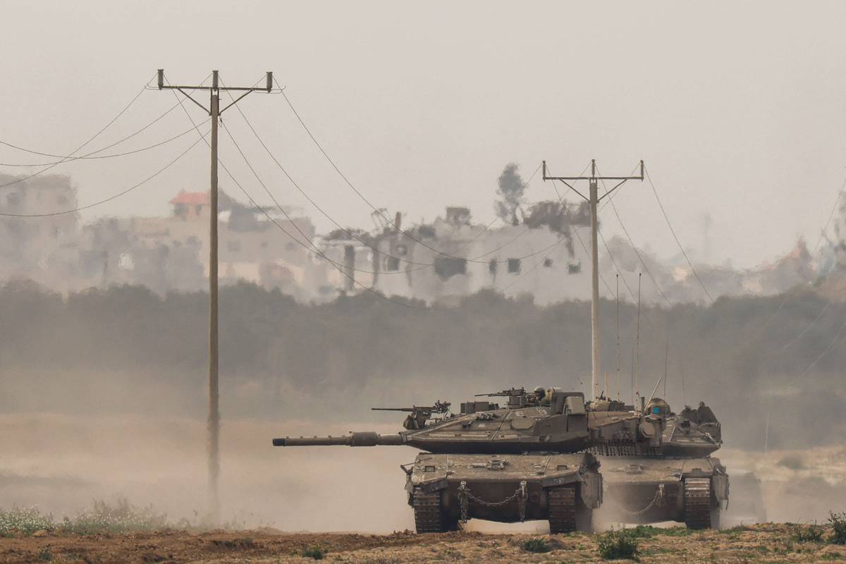 دبابات إسرائيلية على أطراف غزة