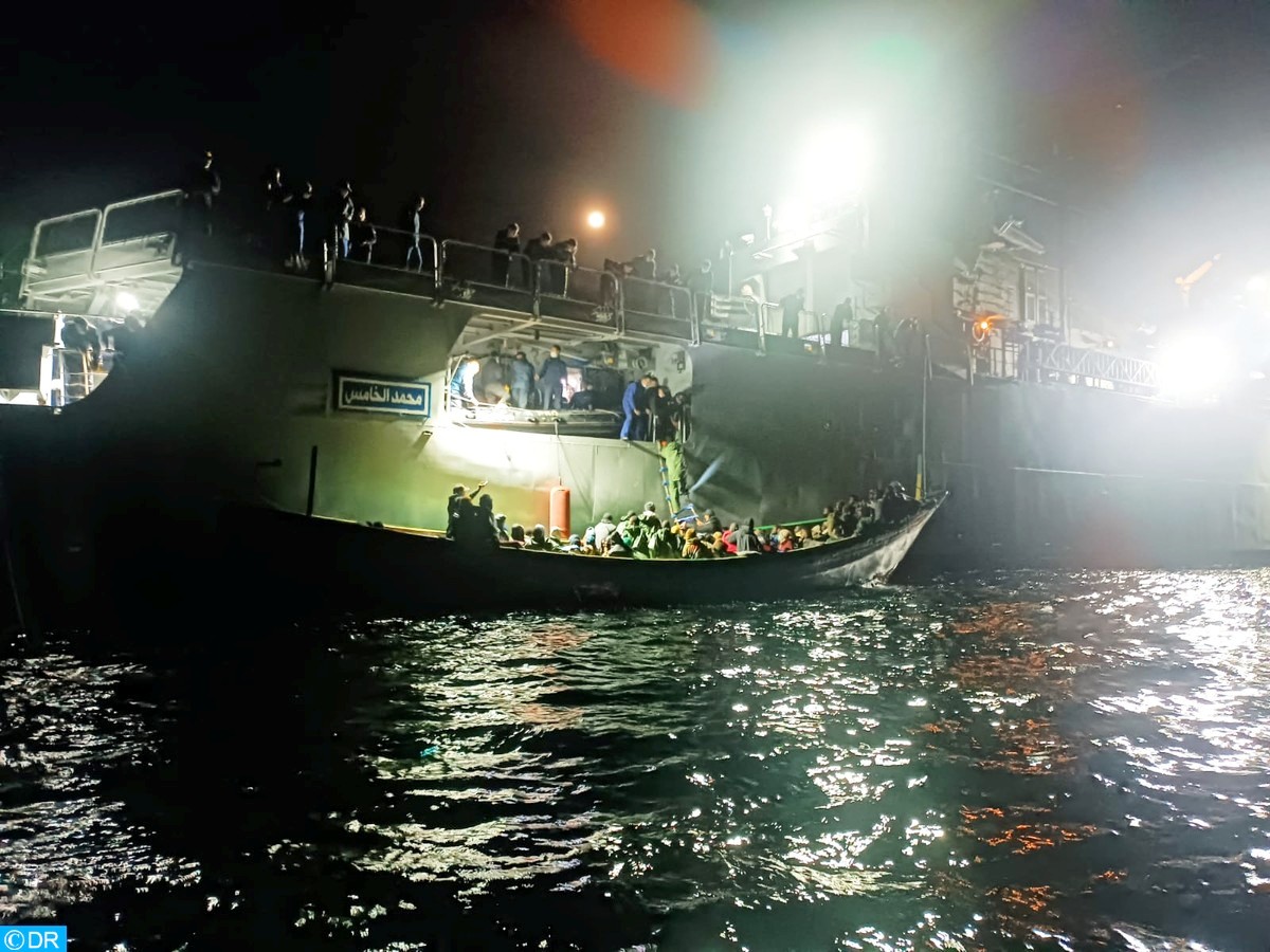 البحرية المغربية تساعد في مكافحة الهجرة غير الشرعية وأنقذت في أكثر من مناسبة عشرات المهاجرين من الغرق