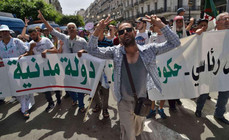 الحراك في الجزائر متمسك باستئصال المؤسسات الموروثة من عهد بوتفليقة