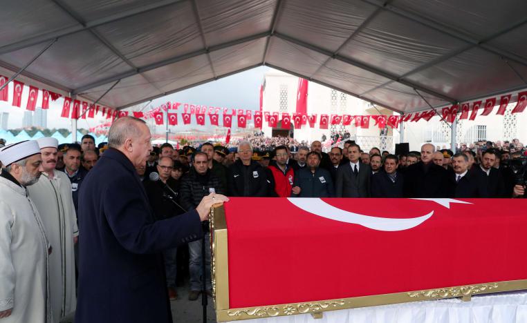 الرئيس التركي يتلقى ضربة موجعة بقتلاه في إدلب