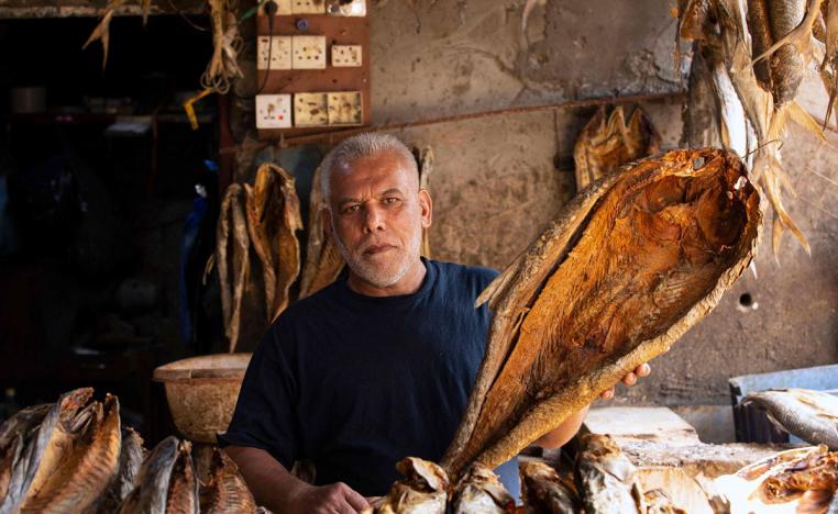 متجر في البصرة يبيع السمك المجفف
