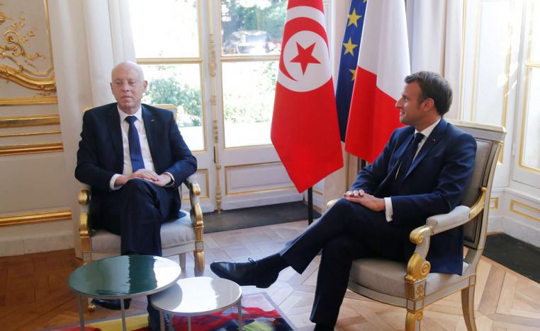 لقاء سابق بين الرئيسين التونسي قيس سعيد والفرنسي امانويل ماكرون في باريس