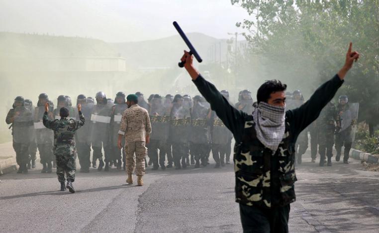 إيران تلجأ للقوة المفرطة في التعامل مع أي احتجاجات