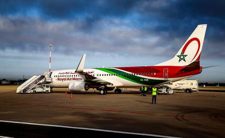 طائرة للخطوط المغربية تنتظر نقل الفريق المغربي إلى الجزائر
