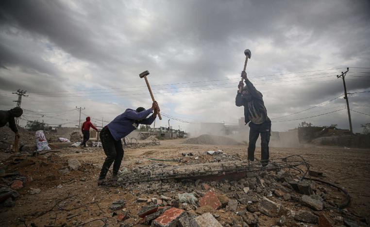 واقع صعب يعيشه العمال في غزة تحت حكم حماس