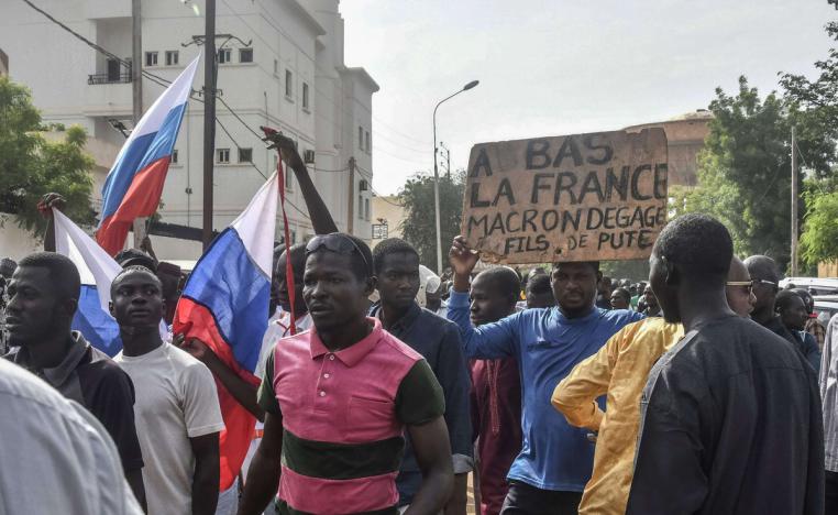 فرنسا تخسر النيجر بعد مالي وبوركينا فاسو