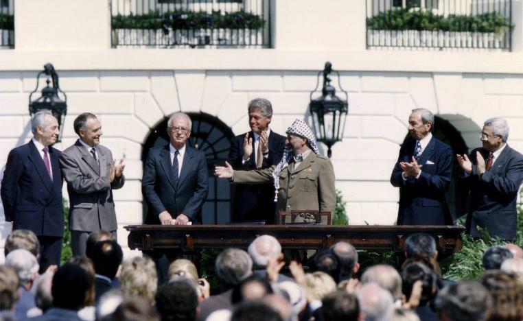 توقيع اتفاق السلام بين الفلسطينيين والإسرائيليين في حديقة البيت الأبيض (1993)