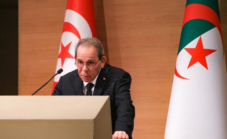 الحشاني يدعو لتطوير التعاون التجاري مع الجزائر