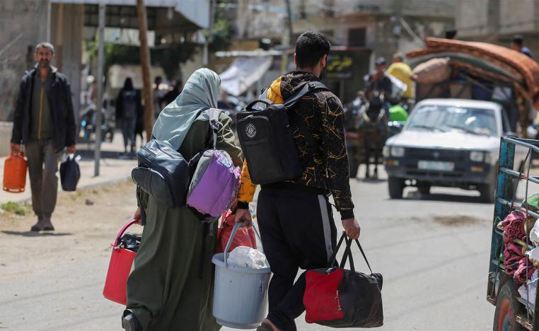 Palestinians flee the eastern parts of Rafah