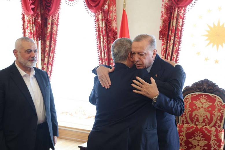 الرئيس التركي رجب طيب أردوغان يستقبل قادة حماس إسماعيل هنية وخالد مشعل