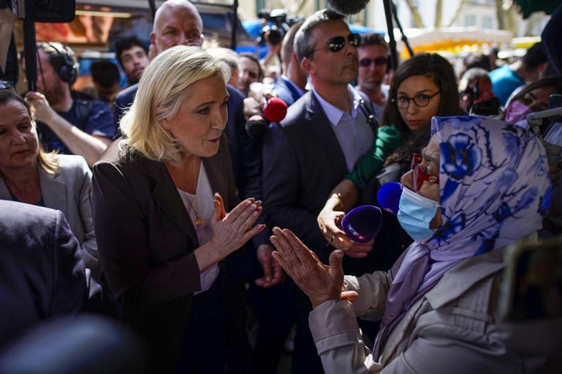 لوبان تناقش قضايا الهجرة مع مسلمين جنوب فرنسا