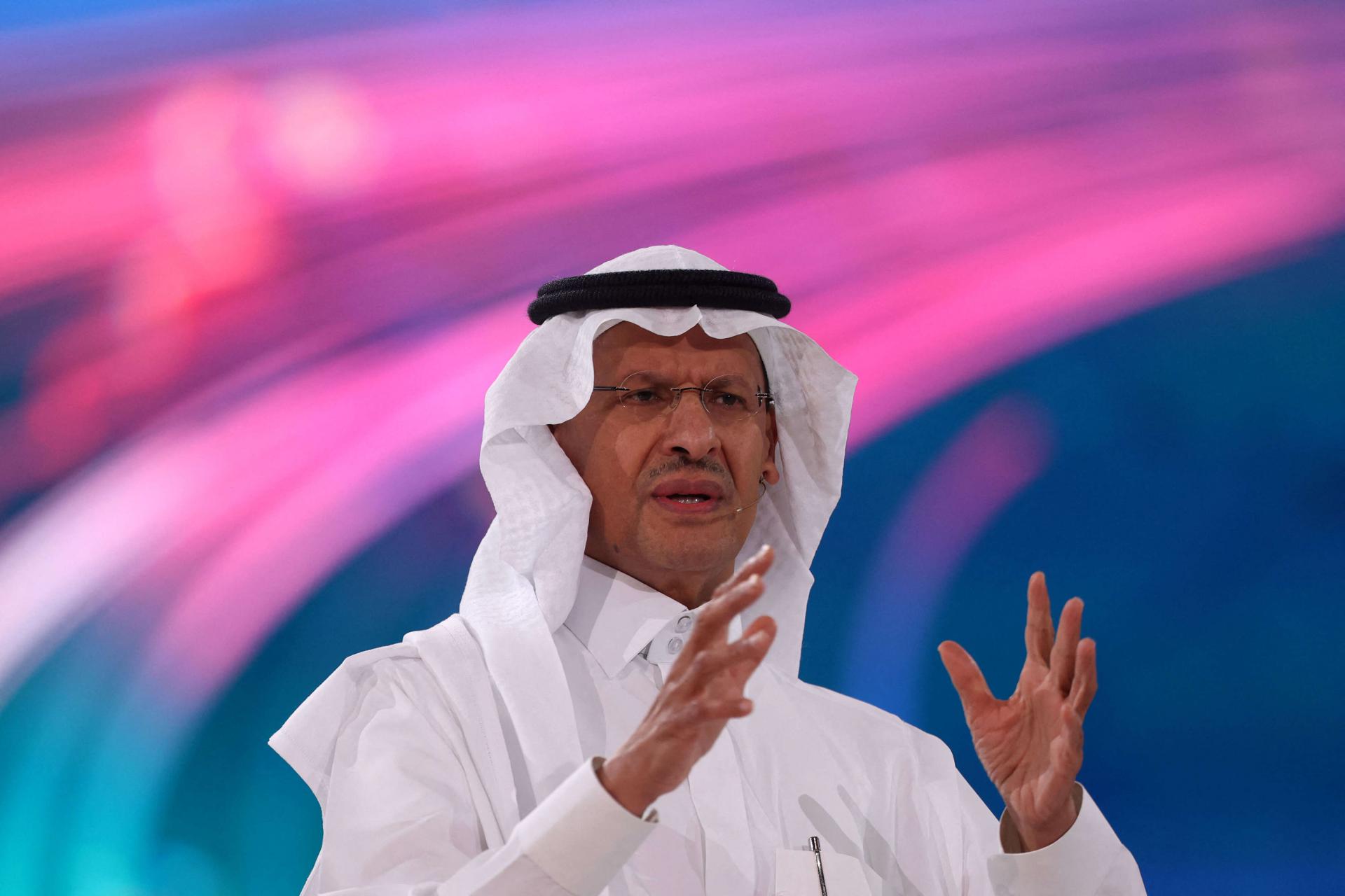 الأمير عبدالعزيز بن سلمان: "اسمع باستمرار إلى هل أنتم معنا أم ضدنا؟ هل هناك أي مساحة أننا مع السعودية ومع الشعب السعودي؟
