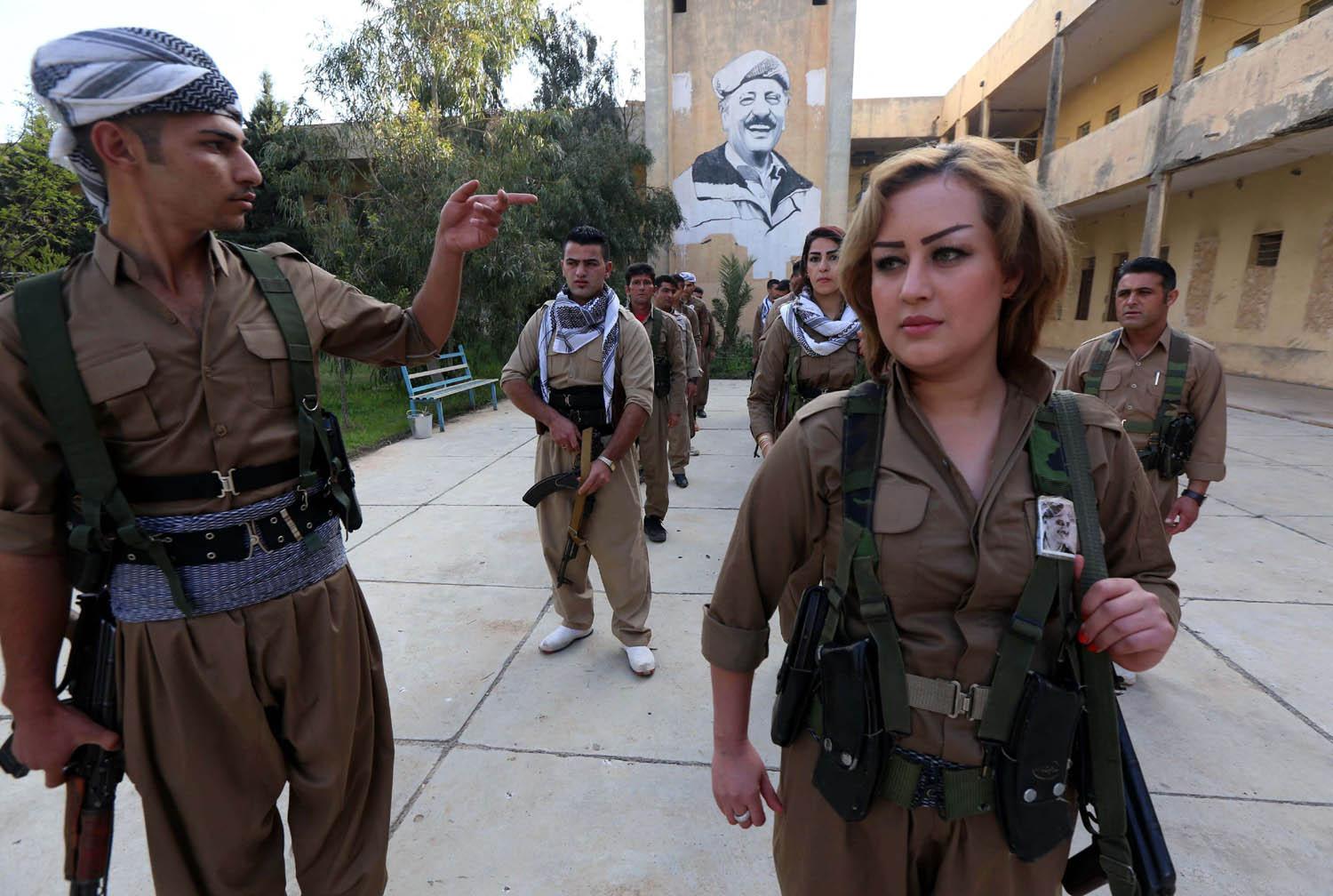 مقاتلون من الحزب الديمقراطي الكردستاني الكردي في شمال العراق