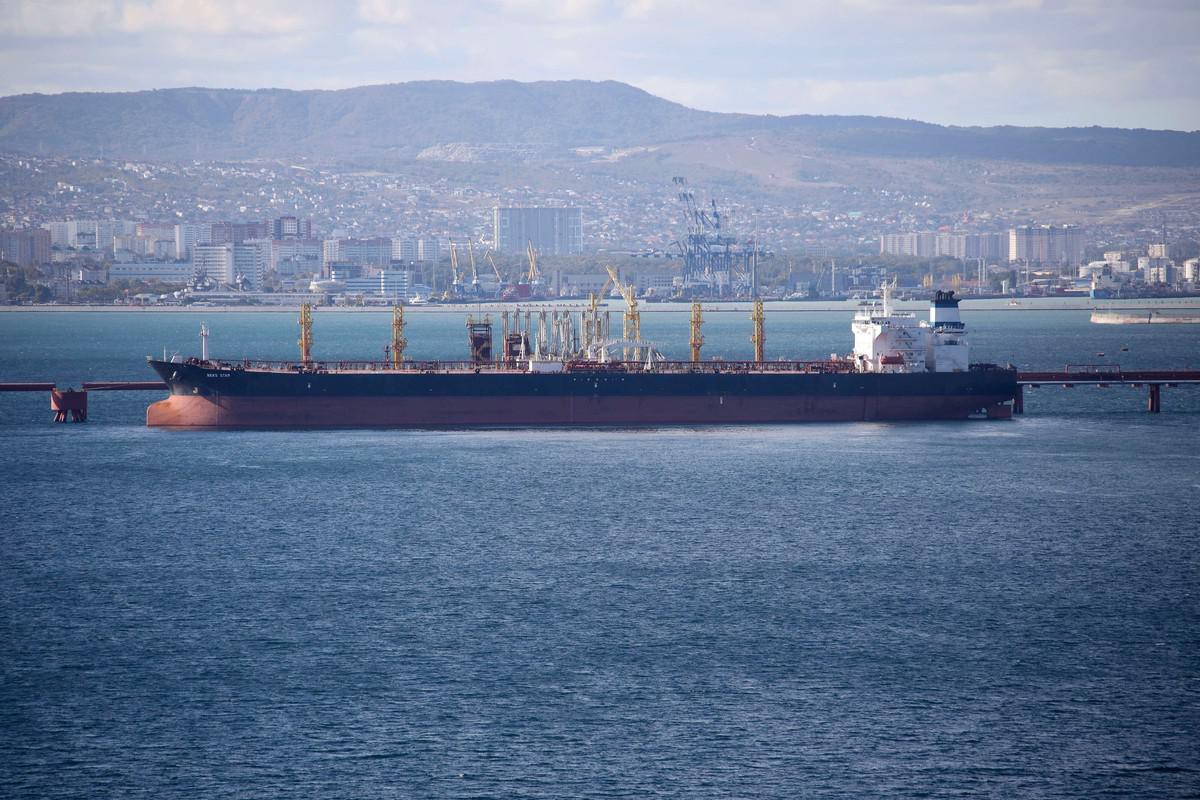 صادرات روسيا من النفط صمدت رغم دخول حظر فرضه الاتحاد الأوروبي على الواردات التي يتم شحنها بحرا