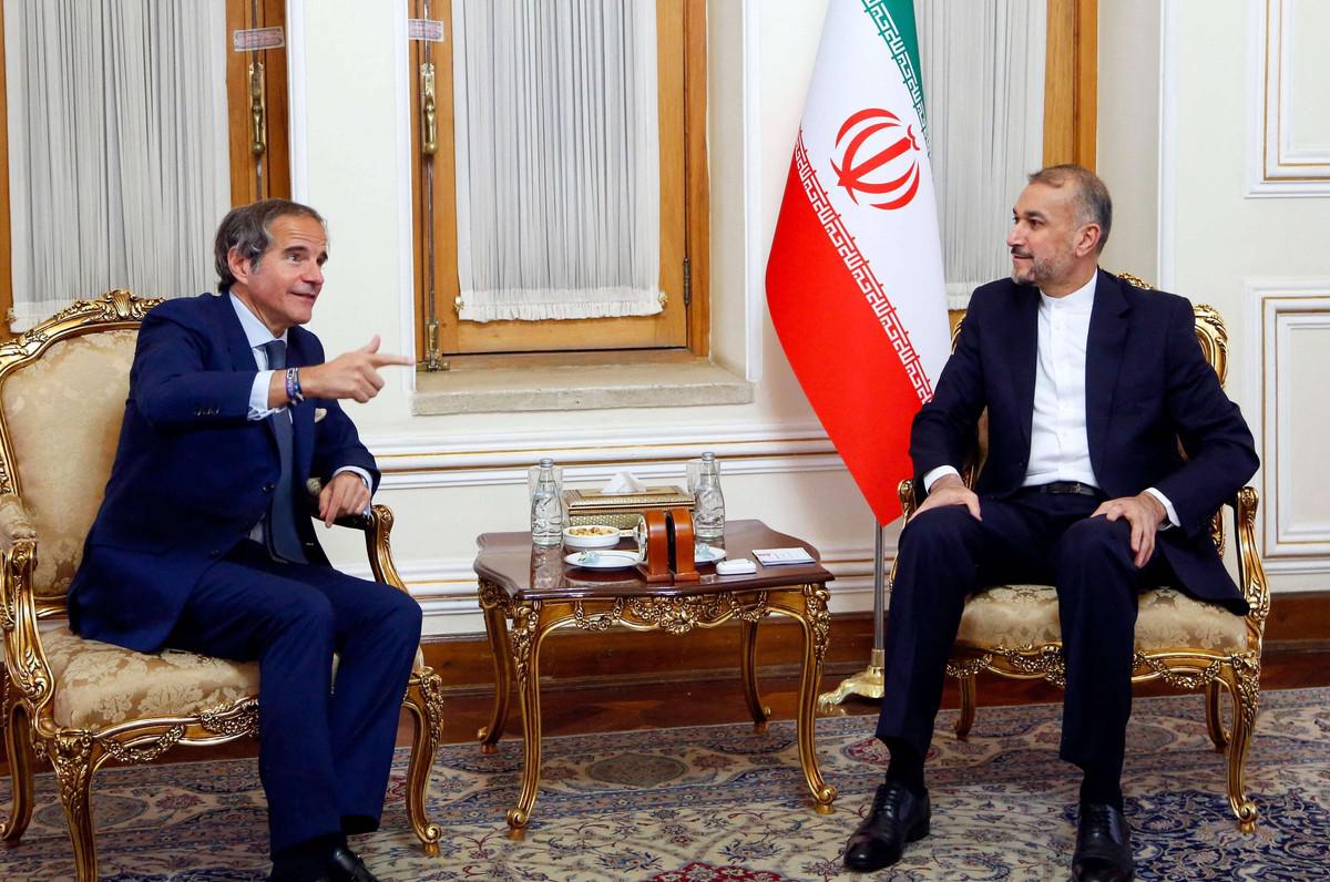 غروسي يسعى لإقناع الإيرانيين بالتعاون مع وكالة الطاقة الذرية