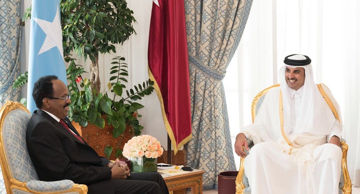 أمير قطر الشيخ تميم بن حمد آل ثاني والرئيس الصومالي عبدالله  فرماجو
