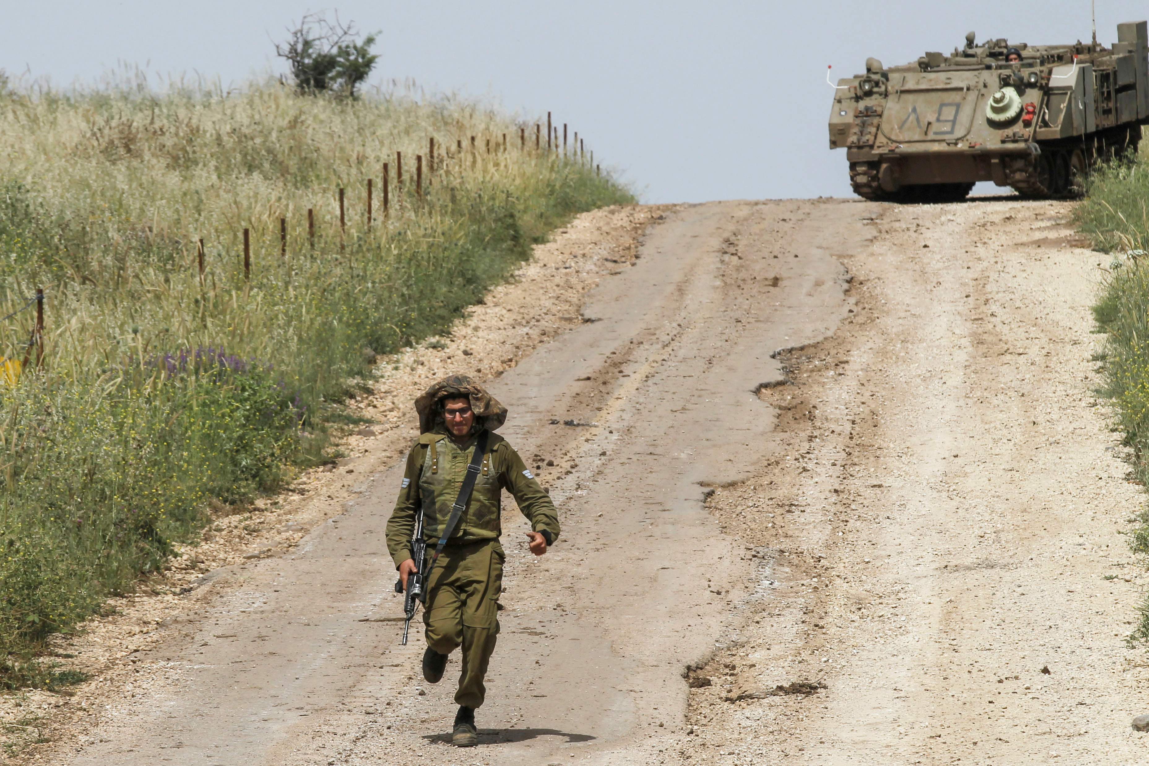 قوات اسرائيلية على حدود سوريا وسط التوتر مع ايران