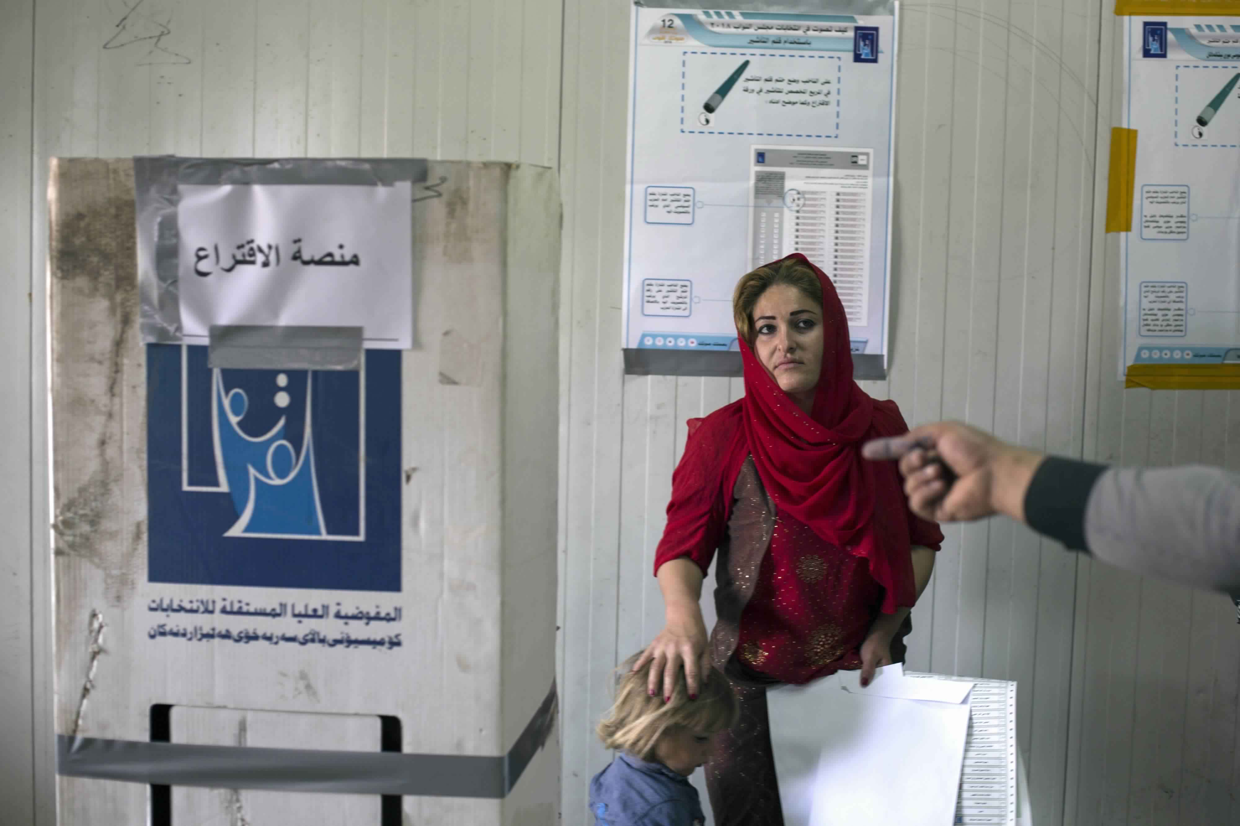 عملية اقتراع في انتخابات العراق