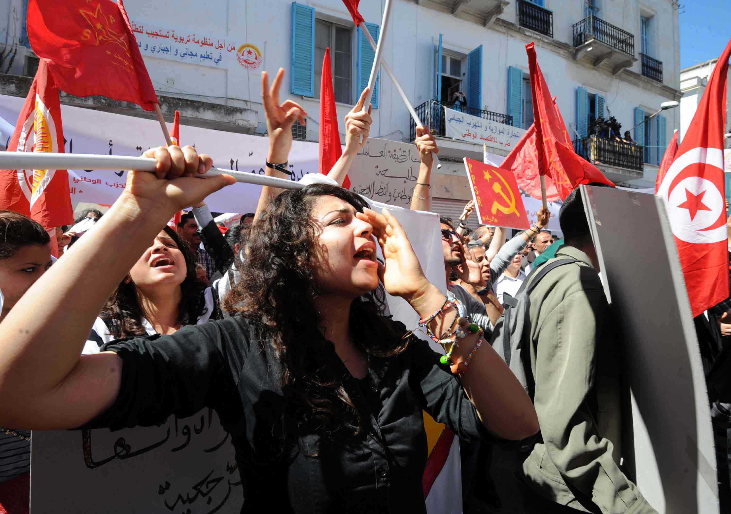 قوة الشارع في تونس