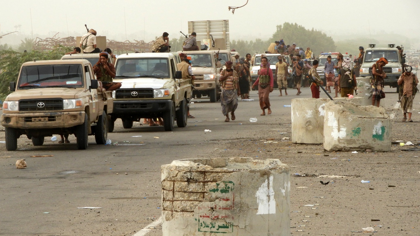 القوات اليمنية تواصل التقدم بثبات بدعم من التحالف