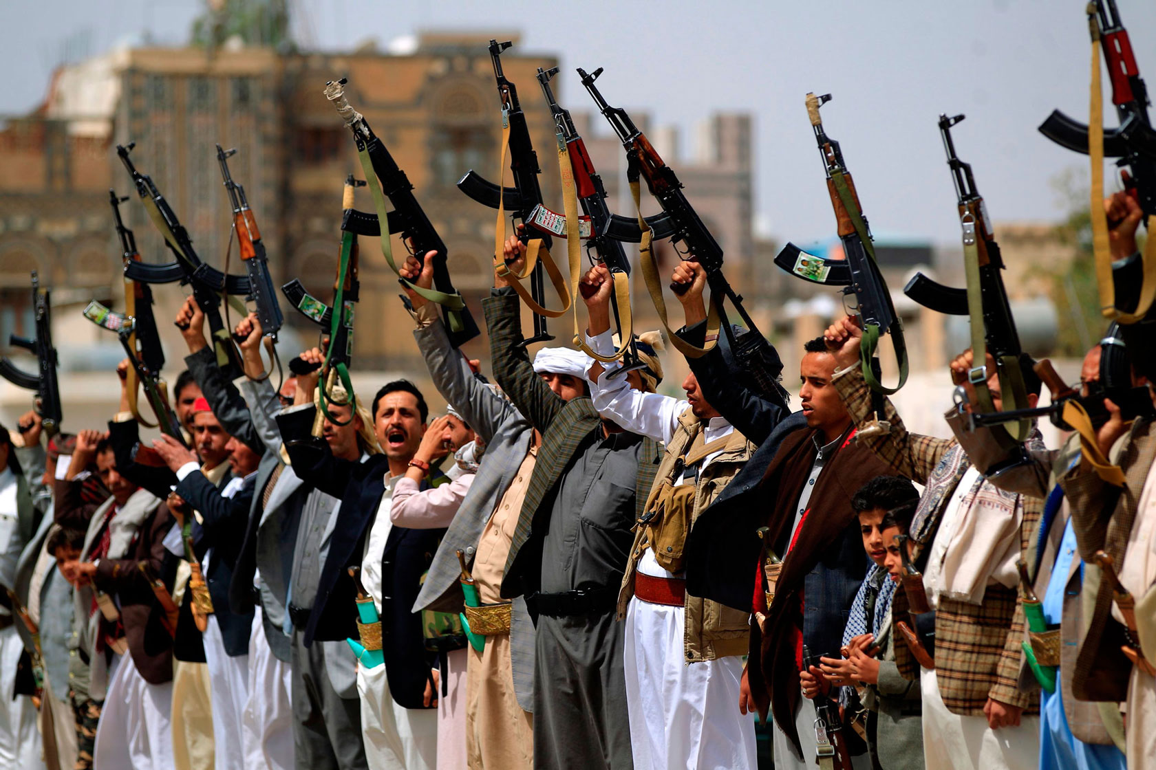 الحوثيون يواجهون ضغطا عسكريا شديدا