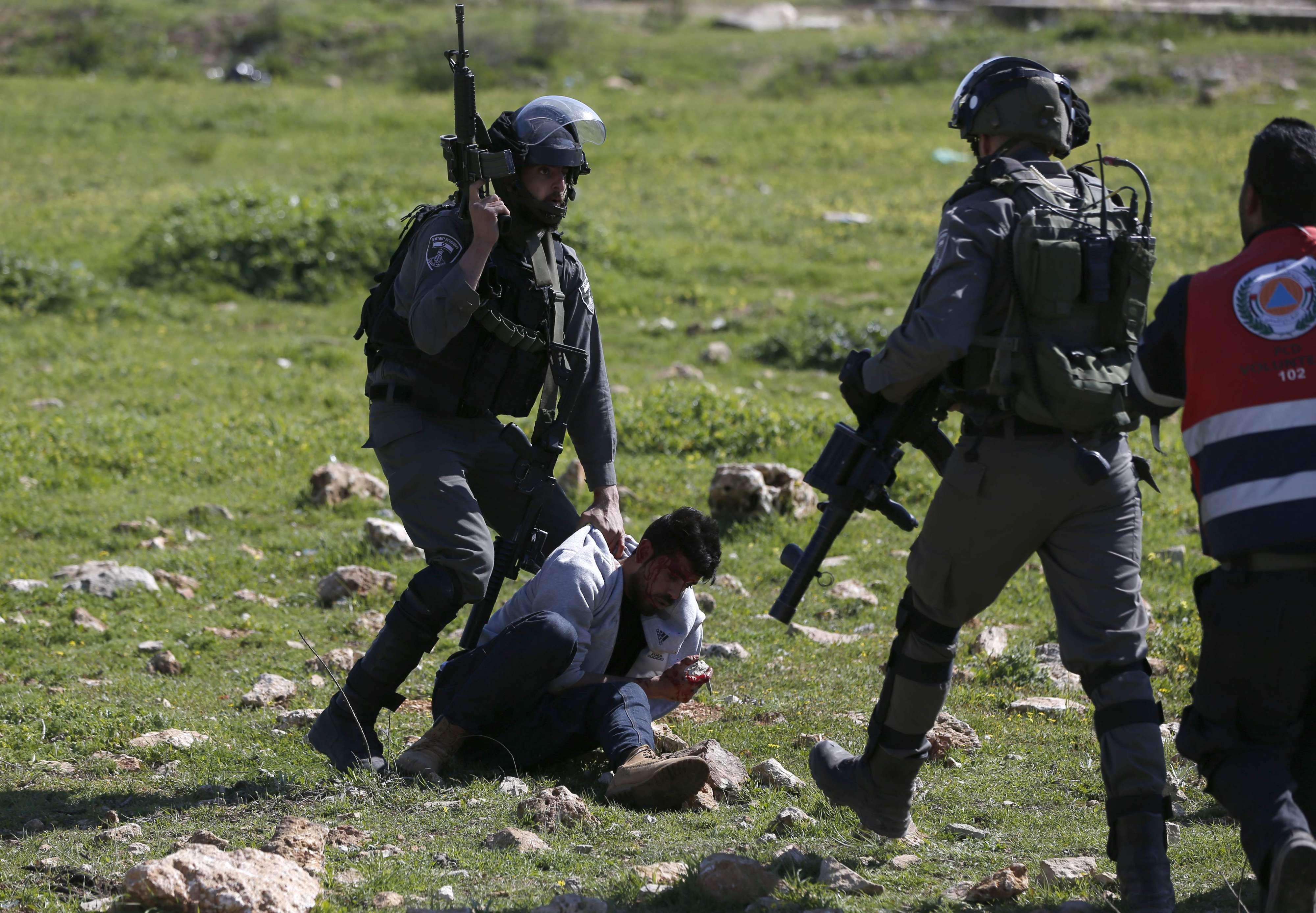 الاعتقالات الإسرائيلية للفلسطينيين