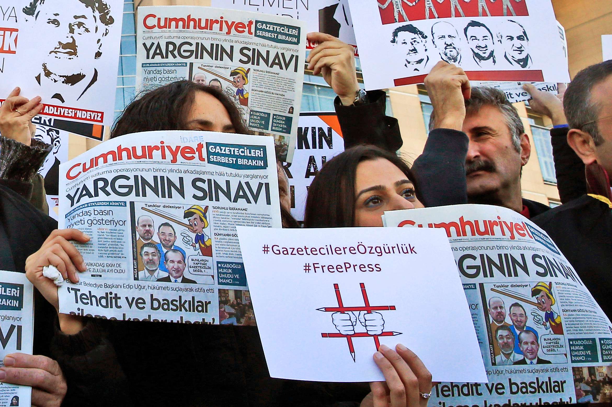 صحفيون يحتجون على قمع حرية التعبير في تركيا