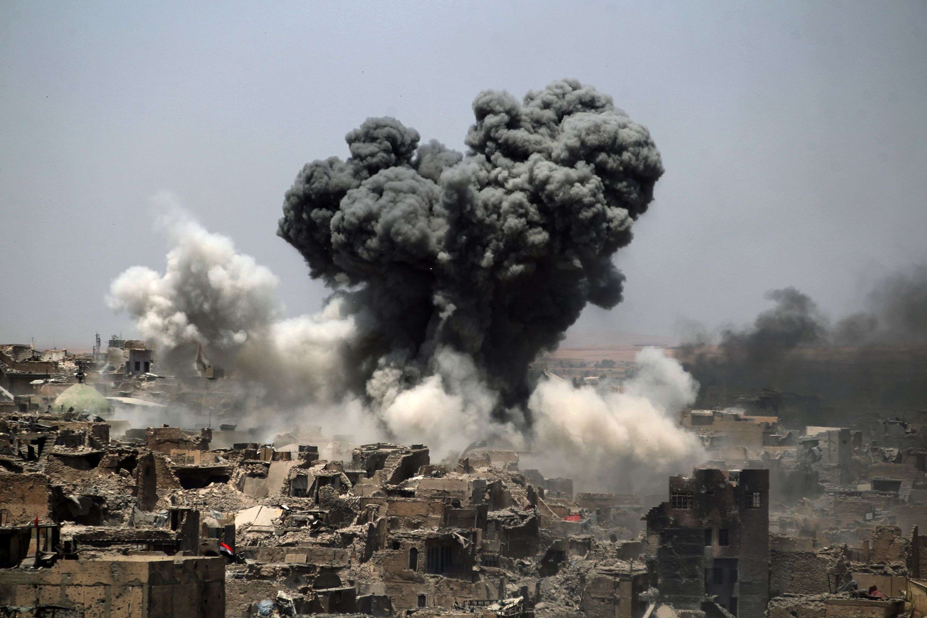 اثر قصف التحالف الدولي في الموصل