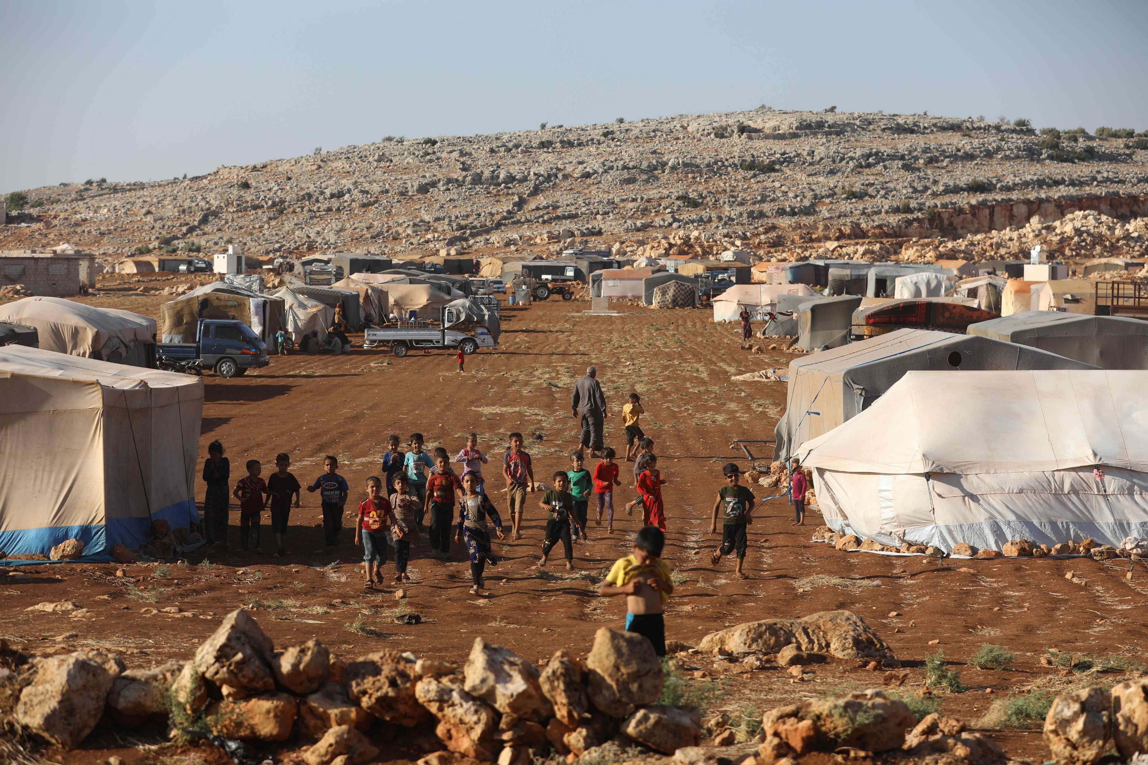 اللاجؤون السوريون بإدلب