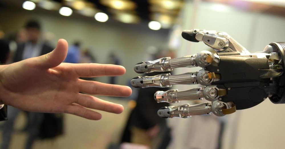 الذكاء الاصطناعي يختصر الفوارق بين البشر والأجهزة الإلكترونية