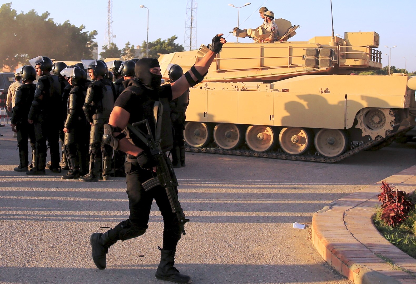 الأمن المصري يواجه الإرهاب بحزم