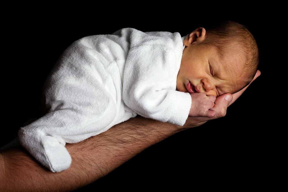 توقف النفس أثناء النوم يهدد حياة الرضع 