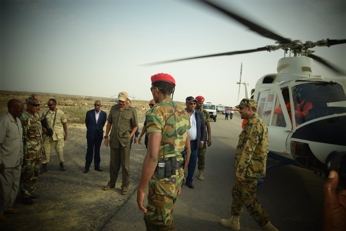 الرئيس الاريتري ورئيس الوزراء الأثيوبي في مراسم اعادة فتح الحدود