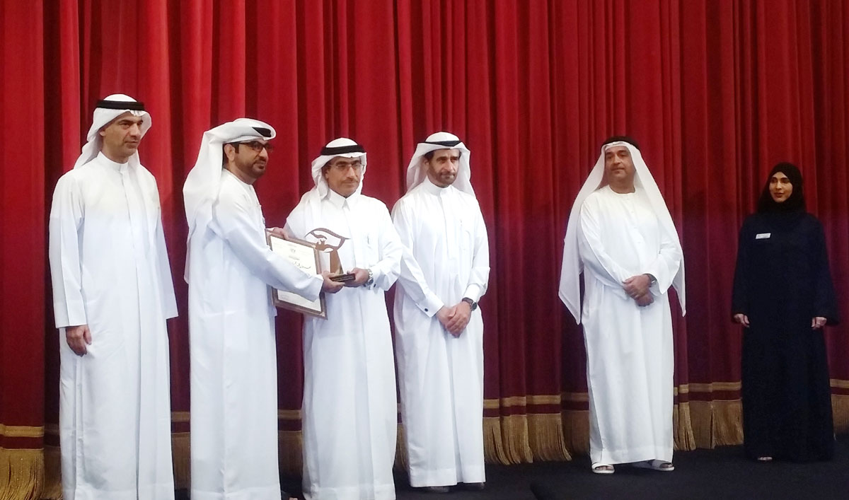 لقاء ممثلين ومخرجين مسرحيين ونقاد وأكاديميين إماراتيين وعرب