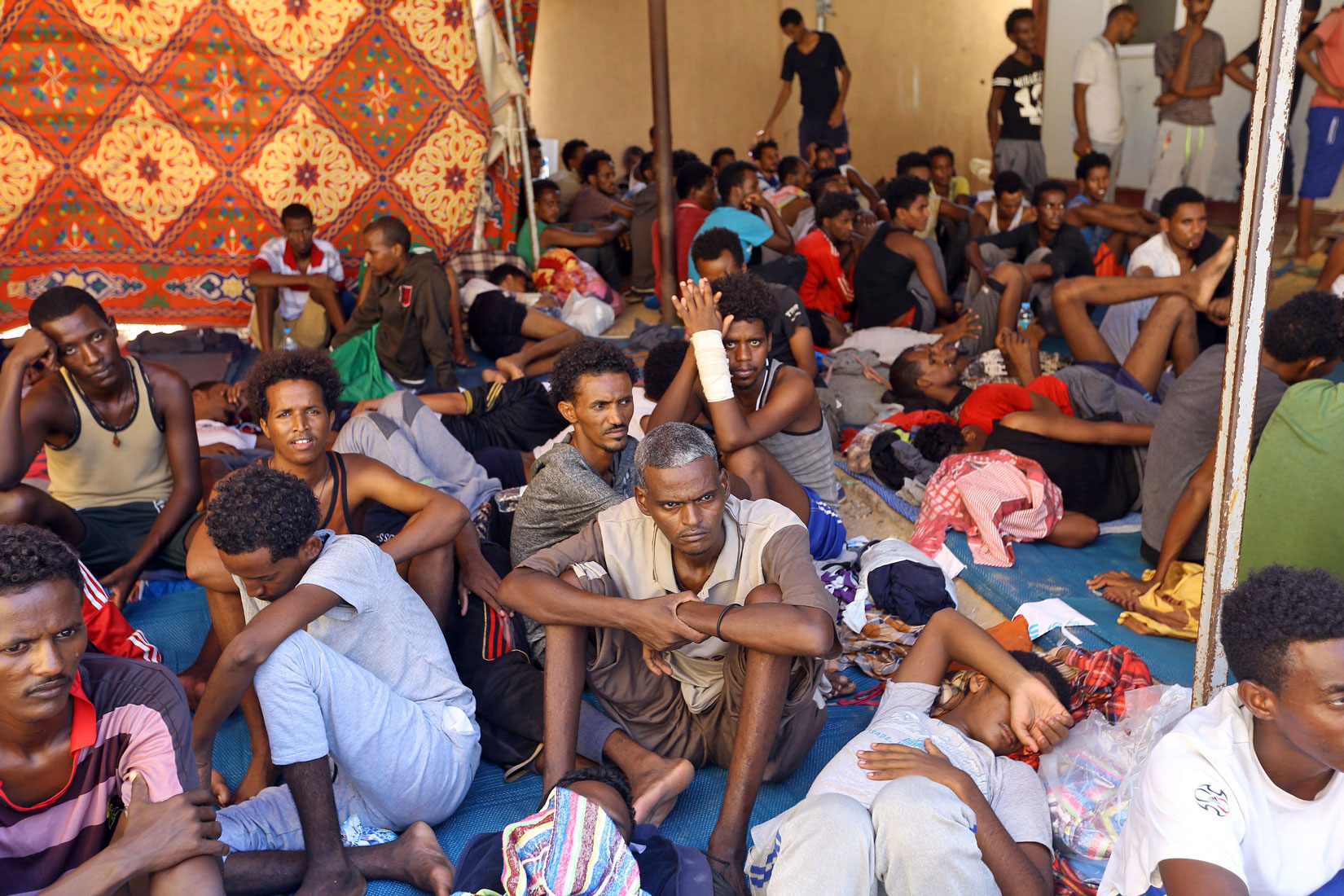 مهاجرون في مراكز احتجاز في ليبيا يعانون من ظروف سيئة