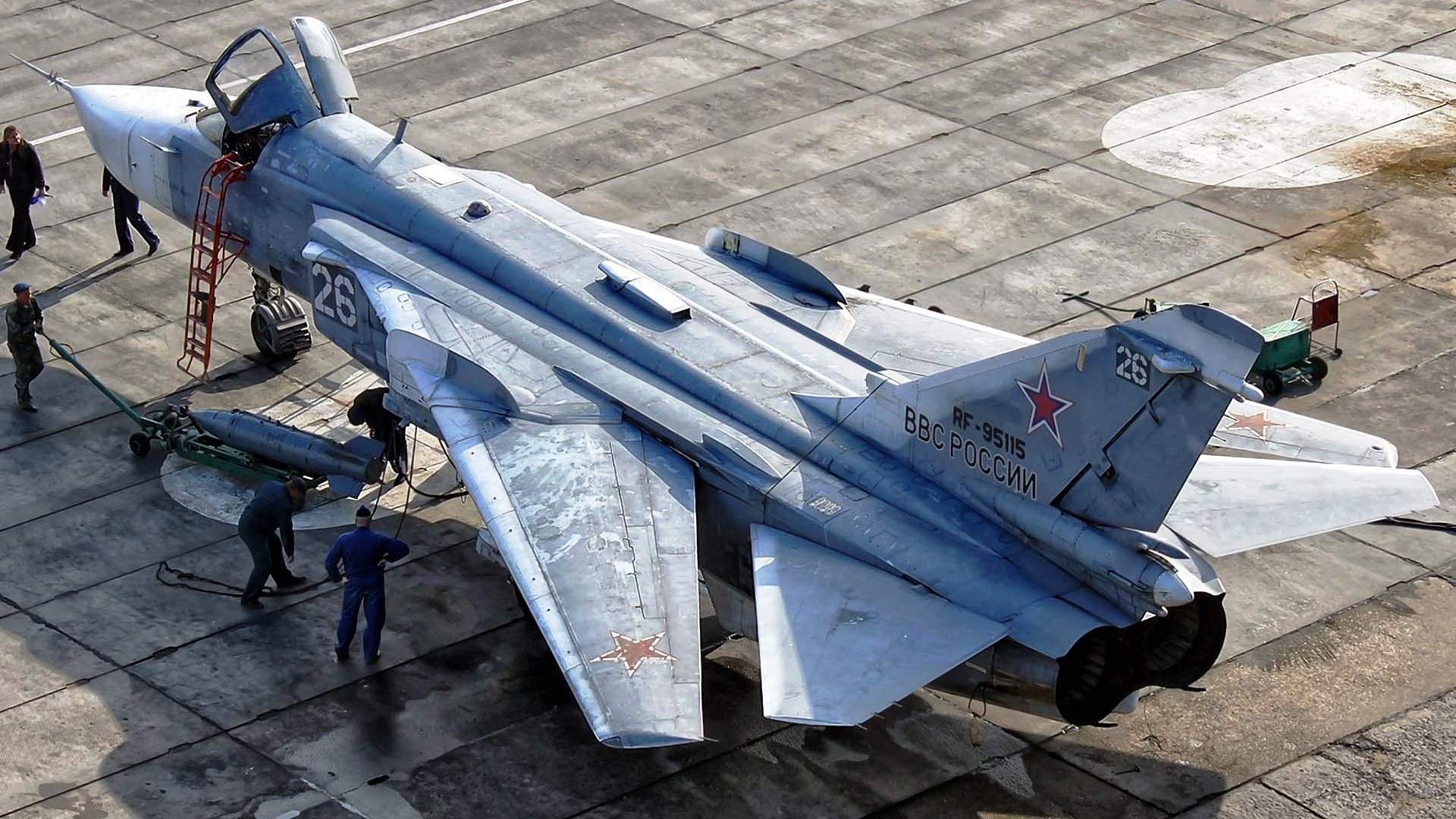 الطيران الروسي نفذّ آلاف الغارات في قصف  بعضه "عشوائي"