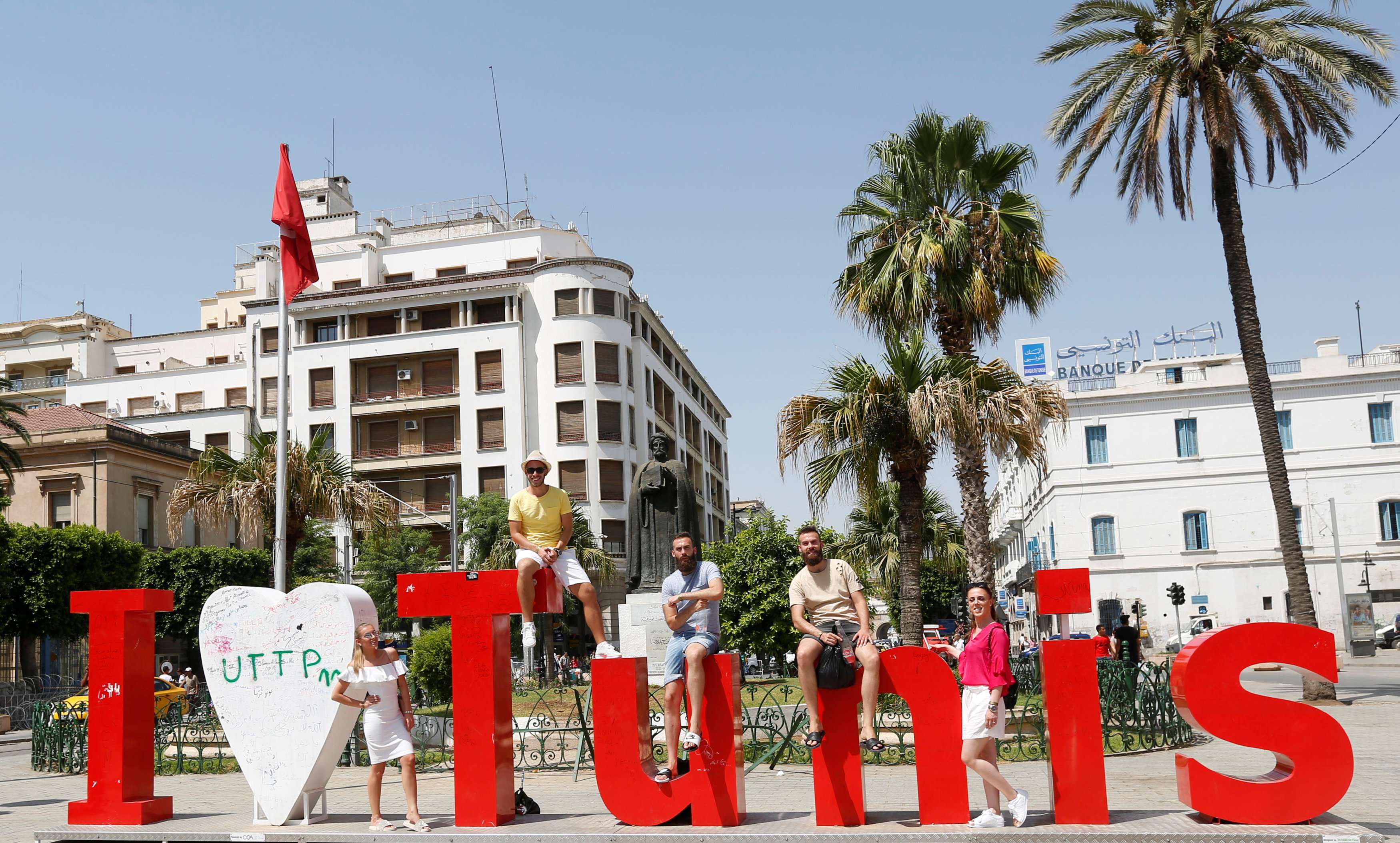 سياح اجانب في تونس