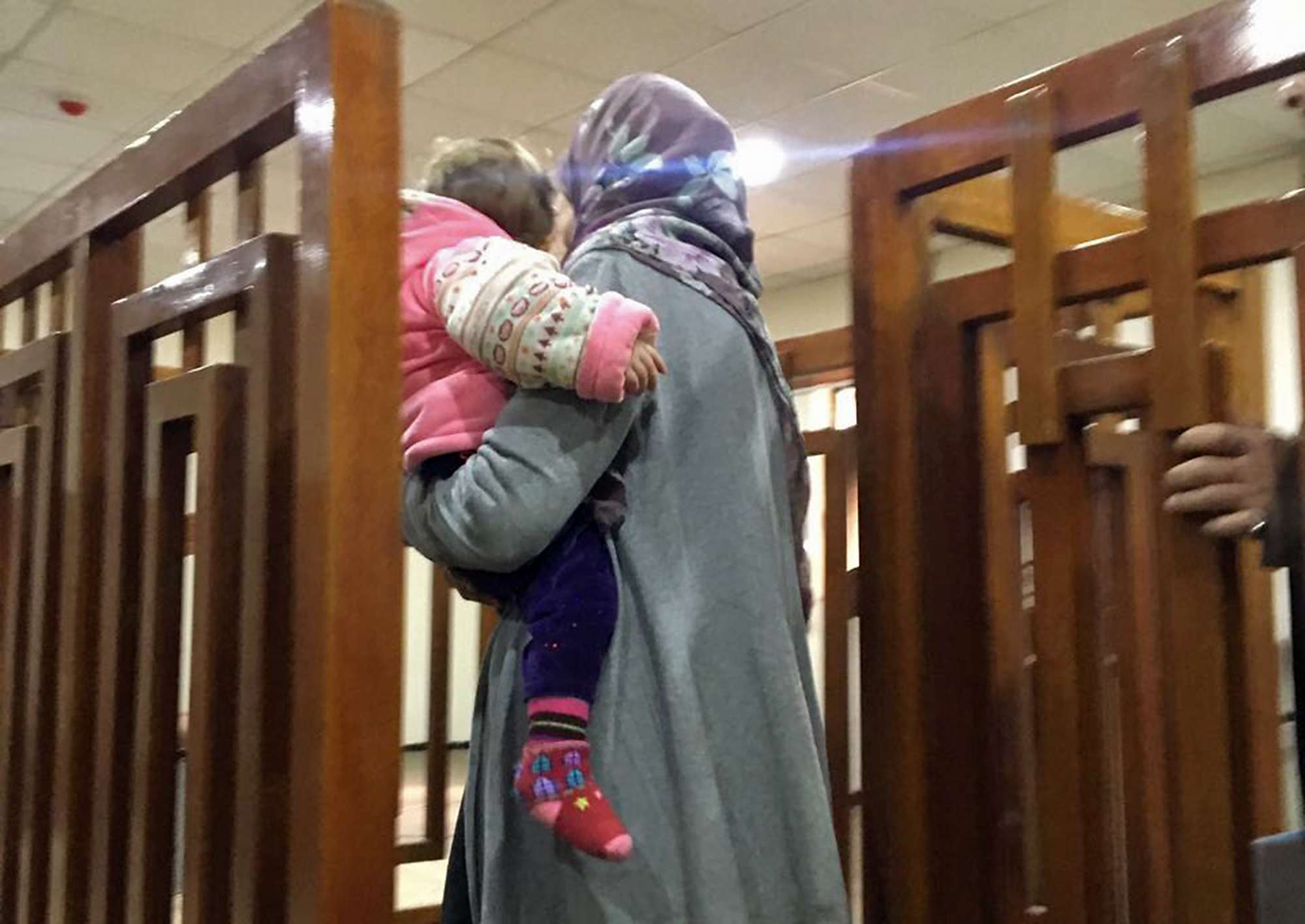 جهادية فرنسية وطفلها في محكمة عراقية
