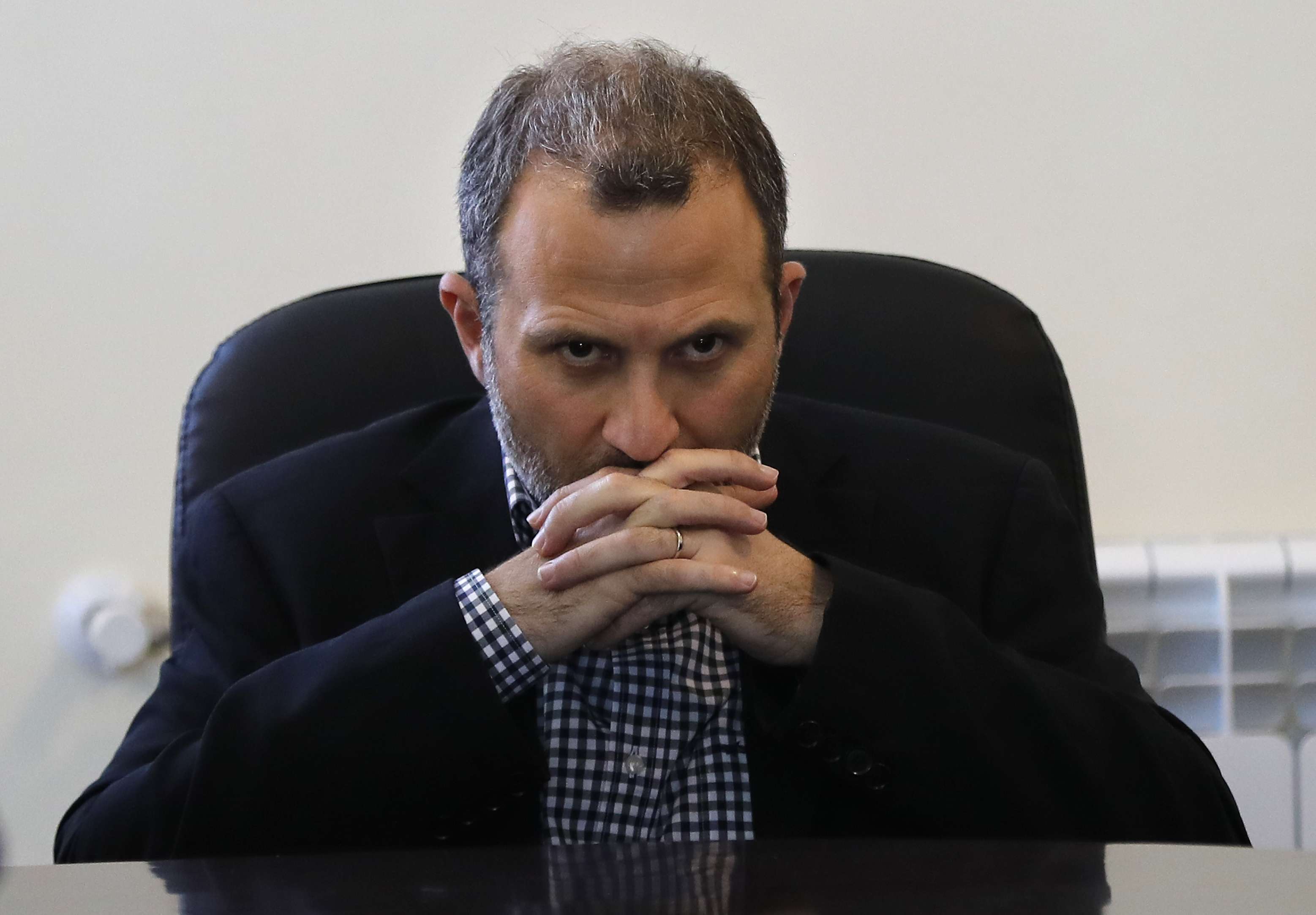 مواقف تضر بالمسار السياسي