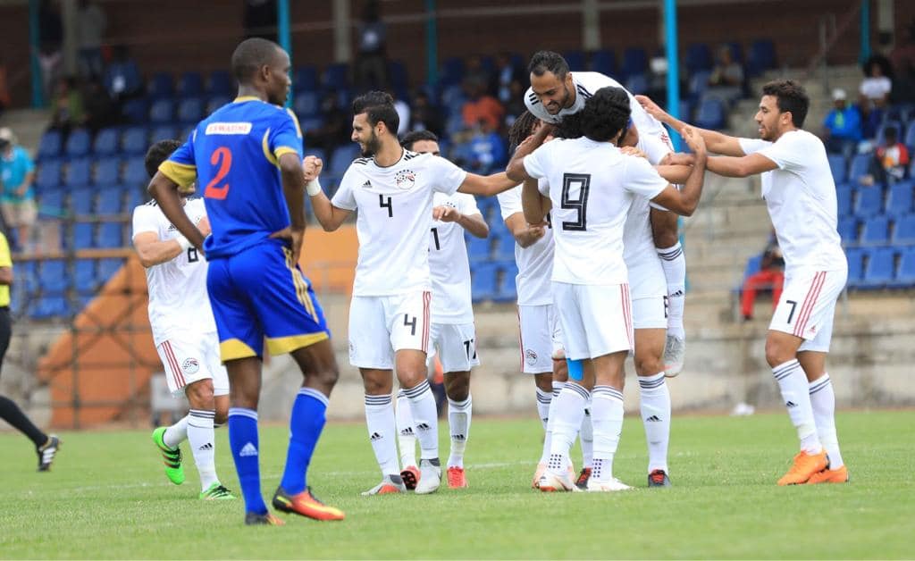 لاعبو منتخب مصر يحتفلون بالفوز على سوازيلاند