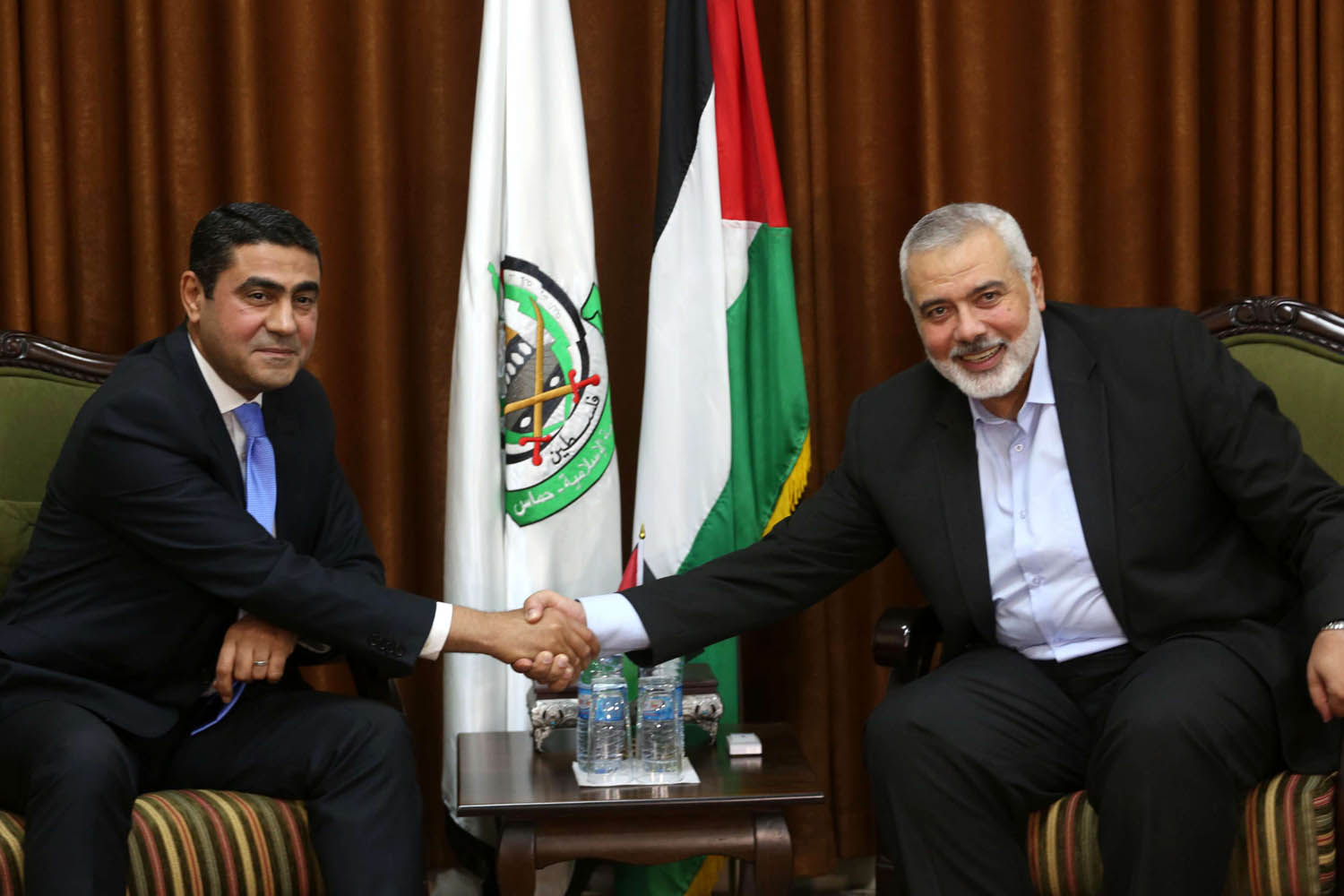 رئيس حركة حماس إسماعيل هنية يستقبل في غزة اللواء أيمن بديع مندوب المخابرات المصرية
