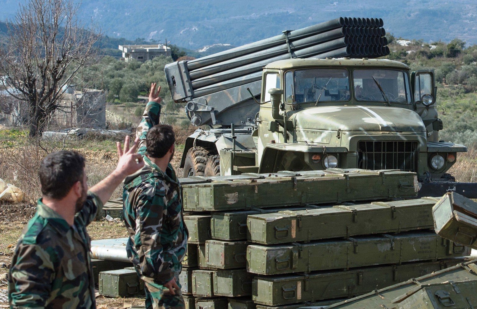 قوات الأسد تتأهب عسكريا لانهيار اتفاق ادلب