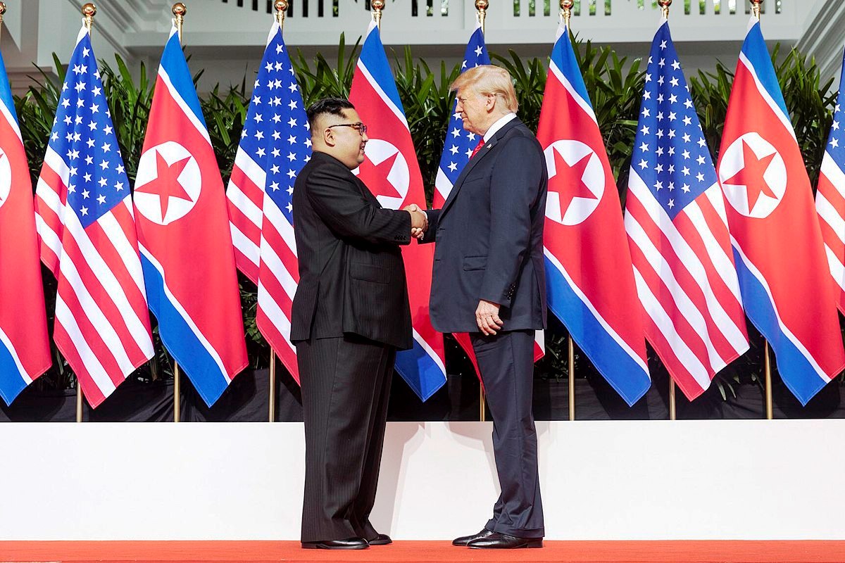 لقاء ترامب والزعيم الكوري الشمالي كيم جونغ أون شكّل اختراقا تاريخيا لحالة الجمود في شبه الجزيرة الكورية